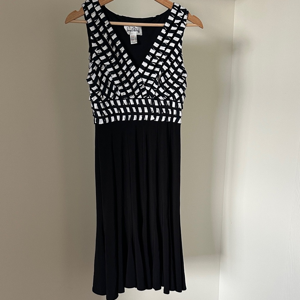 Joseph Ribkoff Sleeveless Dress Black White Shutter Ruffle Bodice Flared skirt 4